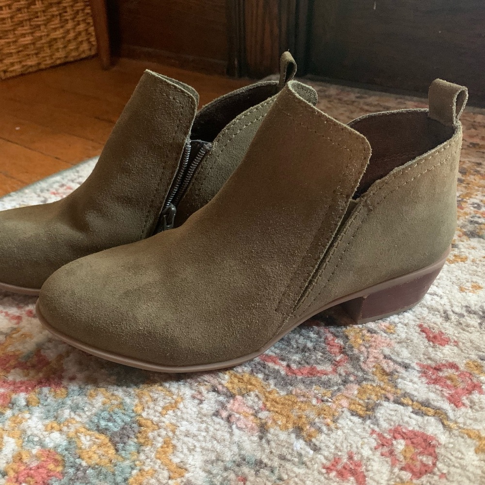 Diba loden green suede ankle booties, Size 8